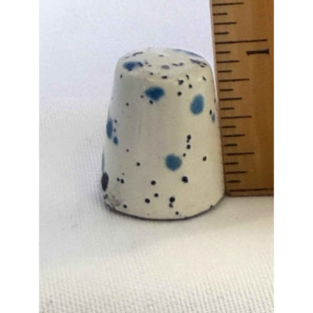 Vintage Set Of 5 Handmade Ceramic Thimbles Blue Yellow White Speckled Designs - Picture 7 of 16